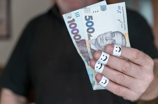 2025年17岁小额借钱网，今年可以尝试这5个黑户秒下款200元口子